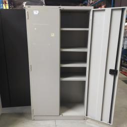  - 1x indistriele stalen kast LIPS zonder slot (8)