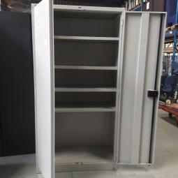  - 1x indistriele stalen kast LIPS zonder slot (11)