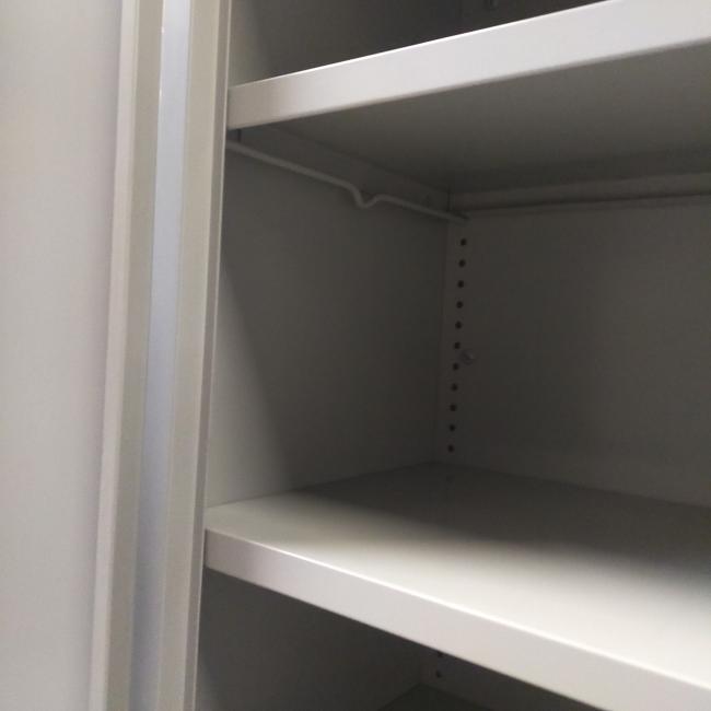  - 1x indistriele stalen kast LIPS zonder slot (13)