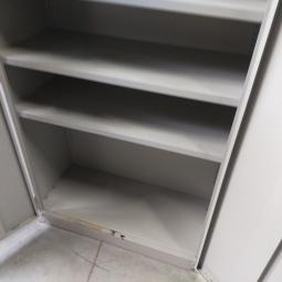  - 1x indistriele stalen kast LIPS zonder slot (14)