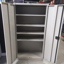  - 1x indistriele stalen kast LIPS zonder slot (17)