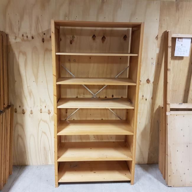  - lundia stellingkast dichte staanders (2)