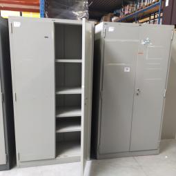  - set 3x Lips stalen werkplaatskasten intensief gebruikt met div gebruikssporen en lakschade (2)