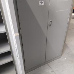  - set 3x Lips stalen werkplaatskasten intensief gebruikt met div gebruikssporen en lakschade (6)