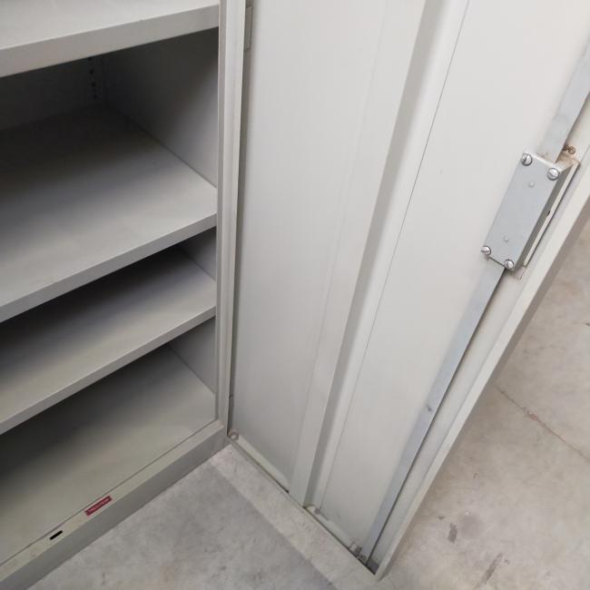  - set 3x Lips stalen werkplaatskasten intensief gebruikt met div gebruikssporen en lakschade (8)