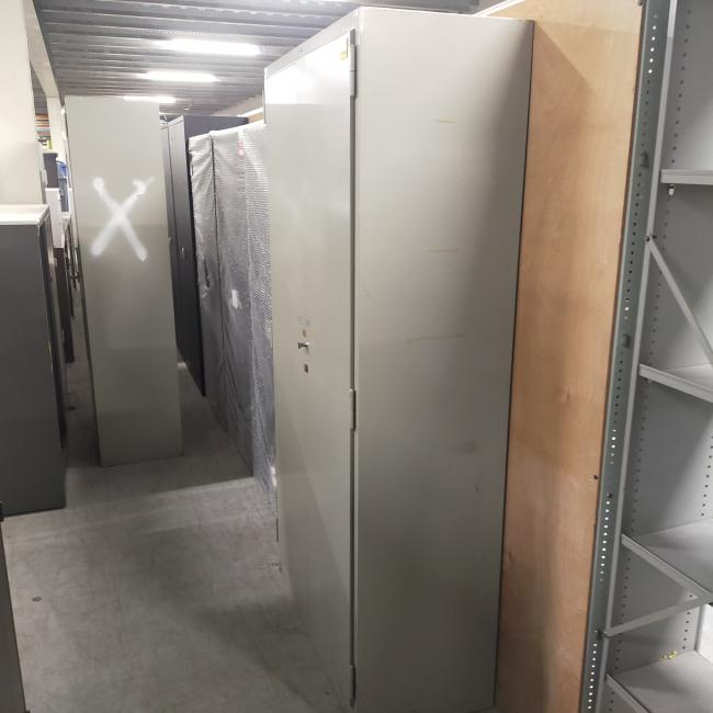  - set 3x Lips stalen werkplaatskasten intensief gebruikt met div gebruikssporen en lakschade (19)