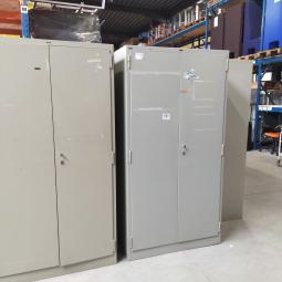  - set 3x Lips stalen werkplaatskasten intensief gebruikt met div gebruikssporen en lakschade (1)