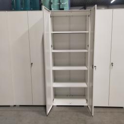  - partij witte metalen 2-deurs kantoorkasten incl sleutels nieuwstaat!! (6)