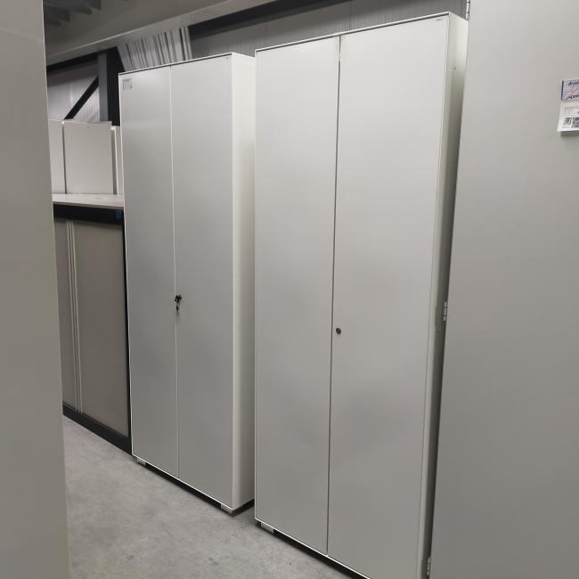  - partij witte metalen 2-deurs kantoorkasten incl sleutels nieuwstaat!! (17)