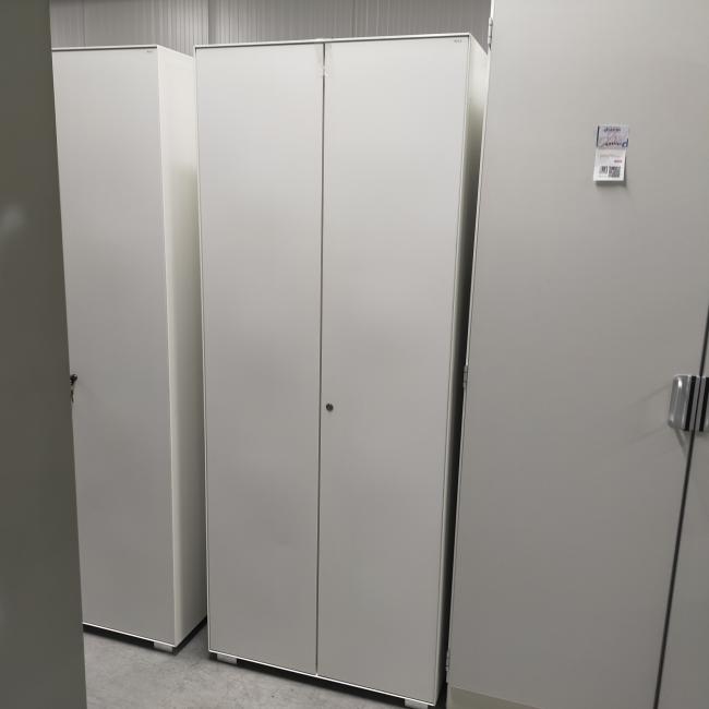  - partij witte metalen 2-deurs kantoorkasten incl sleutels nieuwstaat!! (20)