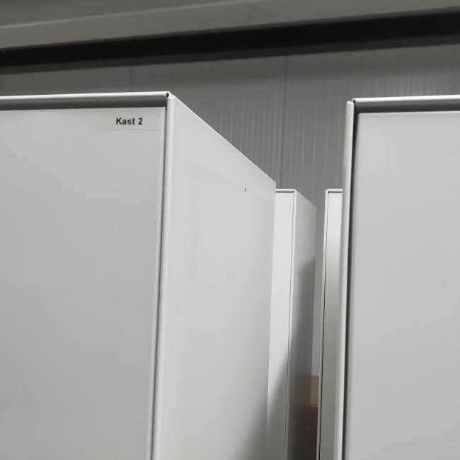  - partij witte metalen 2-deurs kantoorkasten incl sleutels nieuwstaat!! (23)
