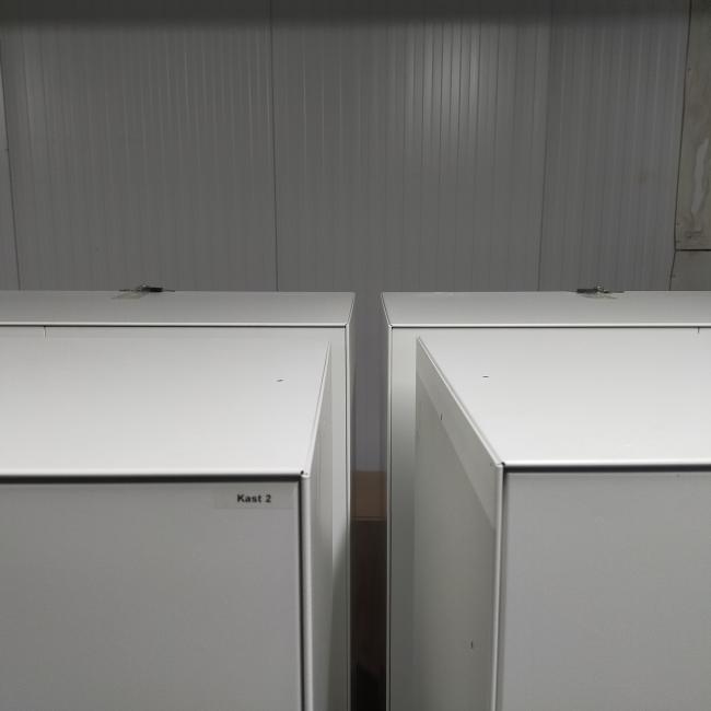  - partij witte metalen 2-deurs kantoorkasten incl sleutels nieuwstaat!! (24)