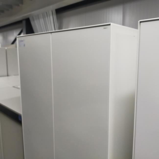  - partij witte metalen 2-deurs kantoorkasten incl sleutels nieuwstaat!! (25)