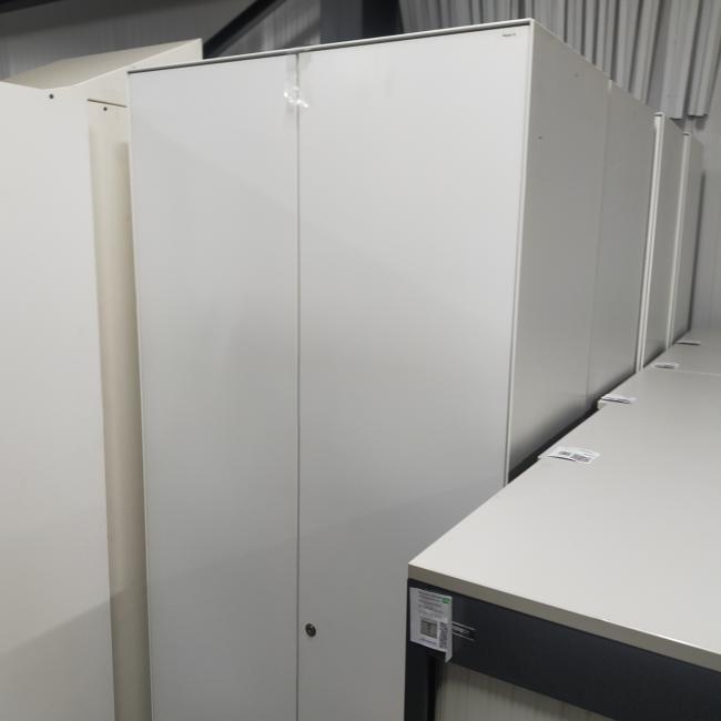  - partij witte metalen 2-deurs kantoorkasten incl sleutels nieuwstaat!! (28)