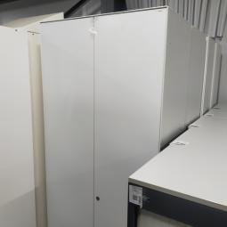  - partij witte metalen 2-deurs kantoorkasten incl sleutels nieuwstaat!! (28)