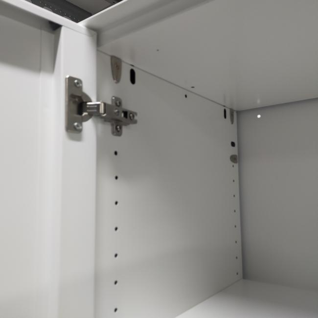  - partij witte metalen 2-deurs kantoorkasten incl sleutels nieuwstaat!! (34)