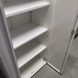  - partij witte metalen 2-deurs kantoorkasten incl sleutels nieuwstaat!! (35)