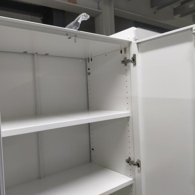  - partij witte metalen 2-deurs kantoorkasten incl sleutels nieuwstaat!! (36)