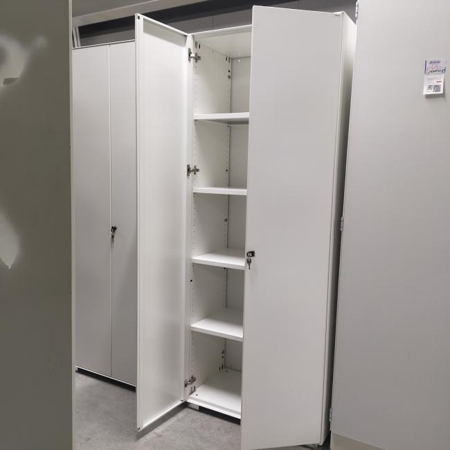  - partij witte metalen 2-deurs kantoorkasten incl sleutels nieuwstaat!! (38)