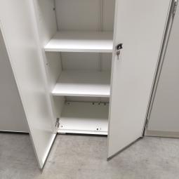  - partij witte metalen 2-deurs kantoorkasten incl sleutels nieuwstaat!! (40)