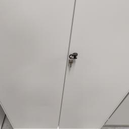  - partij witte metalen 2-deurs kantoorkasten incl sleutels nieuwstaat!! (42)