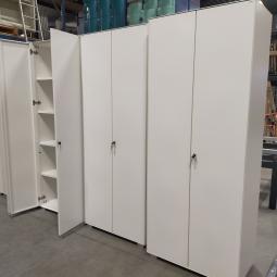  - partij witte metalen 2-deurs kantoorkasten incl sleutels nieuwstaat!! (1)