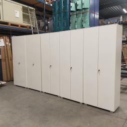  - partij witte metalen 2-deurs kantoorkasten incl sleutels nieuwstaat!! (2)
