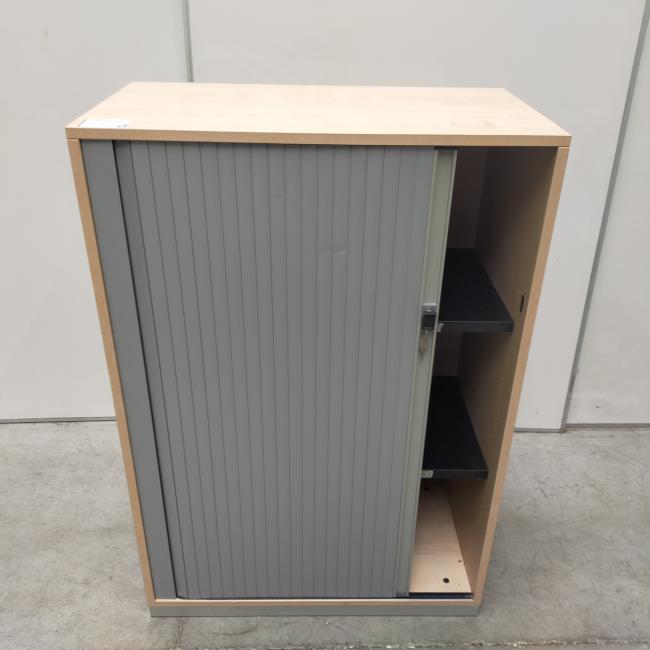  - 1x steelcase ahrend houtkleur met grijze kunststof roldeur en 2x zwarte ihv metalen schappen (3)