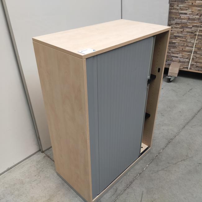  - 1x steelcase ahrend houtkleur met grijze kunststof roldeur en 2x zwarte ihv metalen schappen (4)