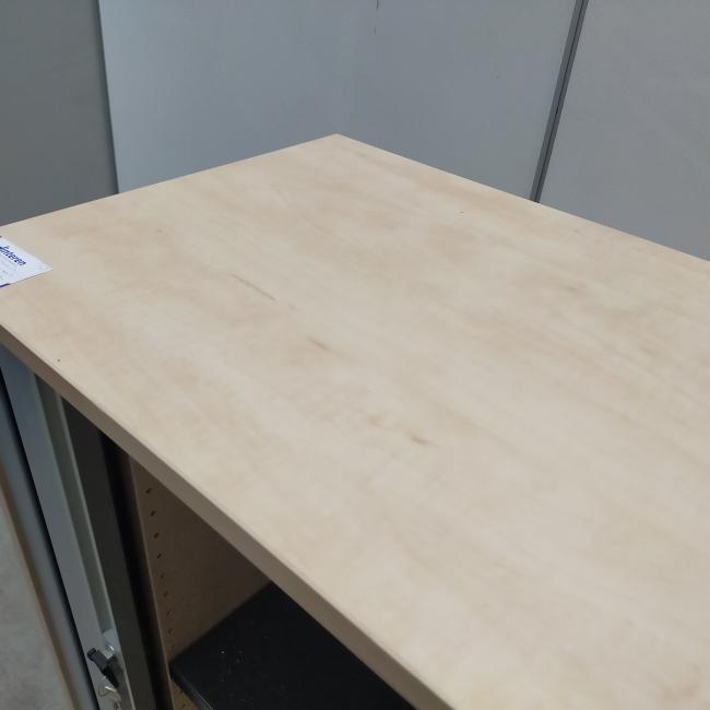  - 1x steelcase ahrend houtkleur met grijze kunststof roldeur en 2x zwarte ihv metalen schappen (9)