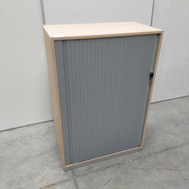  - 1x steelcase ahrend houtkleur met grijze kunststof roldeur en 2x zwarte ihv metalen schappen (11)