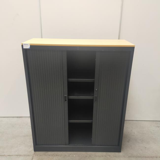  - 179,- pst 3x schaffenburg zwart met beuken kleur blad 148x120x45 cm zonder sleutels en 3x ihv schappen per kast (4)