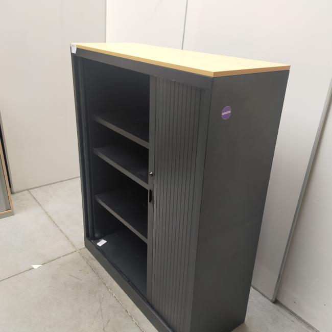  - 179,- pst 3x schaffenburg zwart met beuken kleur blad 148x120x45 cm zonder sleutels en 3x ihv schappen per kast (10)