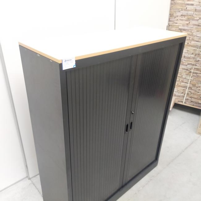  - 179,- pst 3x schaffenburg zwart met beuken kleur blad 148x120x45 cm zonder sleutels en 3x ihv schappen per kast (1)