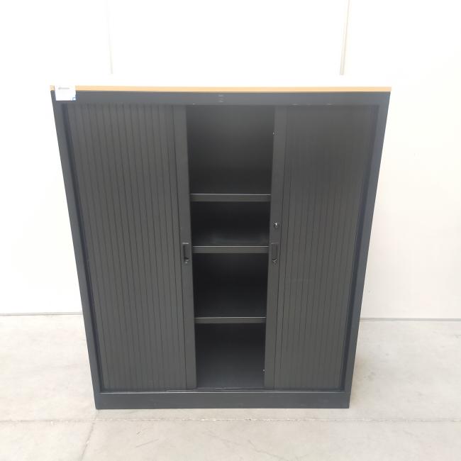  - 179,- pst 3x schaffenburg zwart met beuken kleur blad 148x120x45 cm zonder sleutels en 3x ihv schappen per kast (3)