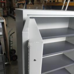  - 1x Sistec dikwandige brandvertragende kluiskast met 1x baardsleutel en 4 ihv metalen schappen (24)