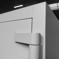  - 1x Sistec dikwandige brandvertragende kluiskast met 1x baardsleutel en 4 ihv metalen schappen (7)