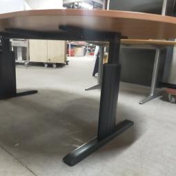  - 240x120 cm ovaal choreo beukenkleur 1x 150,- met krasjes rand (261)