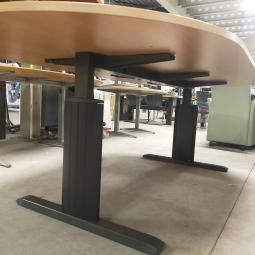  - 240x120 cm ovaal choreo beukenkleur 1x 150,- met krasjes rand (244)