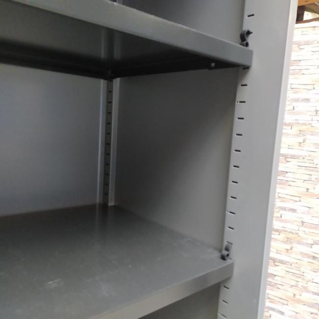  - ahrend alugrijze metalen akoestische kast schuifdeuren (8)