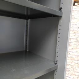  - ahrend alugrijze metalen akoestische kast schuifdeuren (8)