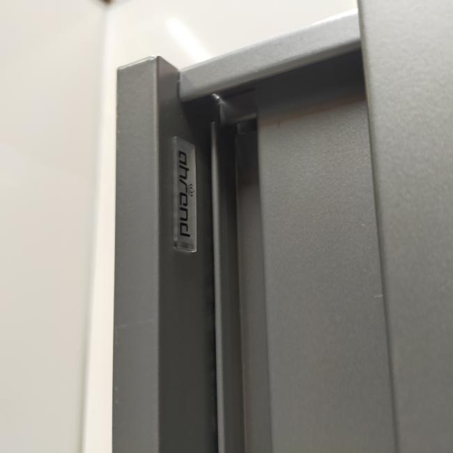  - ahrend alugrijze metalen akoestische kast schuifdeuren (11)