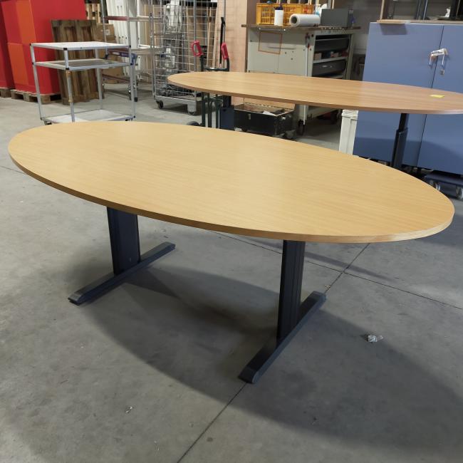  - Choreo antraciet metalen frame ihv met schroeven demontabel met ovaal beuken kleur houten blad (13)