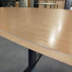  - Choreo antraciet metalen frame ihv met schroeven demontabel met ovaal beuken kleur houten blad (25)