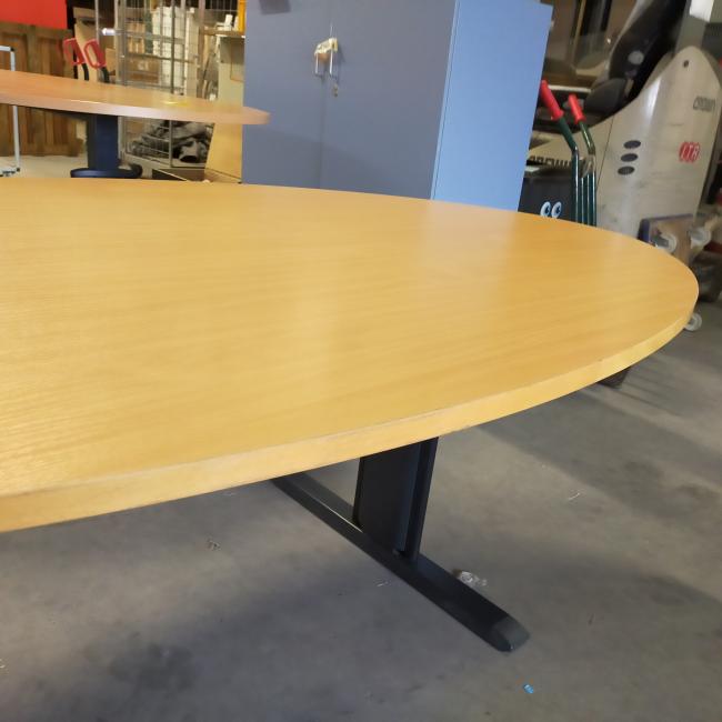  - Choreo antraciet metalen frame ihv met schroeven demontabel met ovaal beuken kleur houten blad (2)