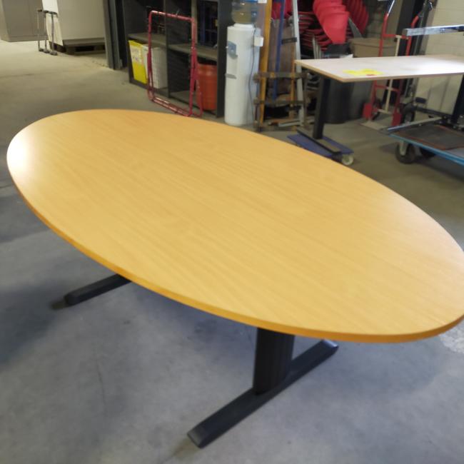  - Choreo antraciet metalen frame ihv met schroeven demontabel met ovaal beuken kleur houten blad (4)