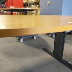  - Choreo antraciet metalen frame ihv met schroeven demontabel met ovaal beuken kleur houten blad (8)