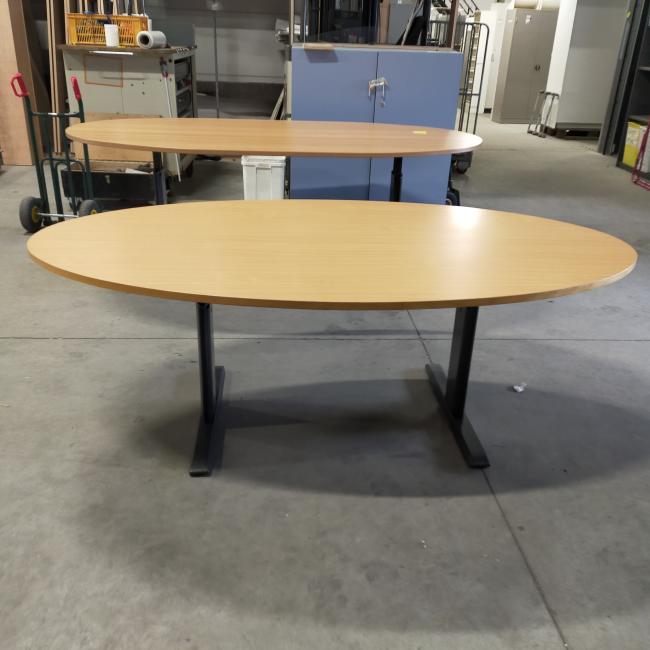  - Choreo antraciet metalen frame ihv met schroeven demontabel met ovaal beuken kleur houten blad (11)