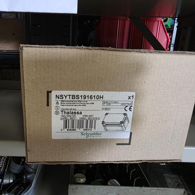  - grote lasdozen THALASSA 192X164X105 MM SCHNEIDER  IP 66 SAREL  (1)