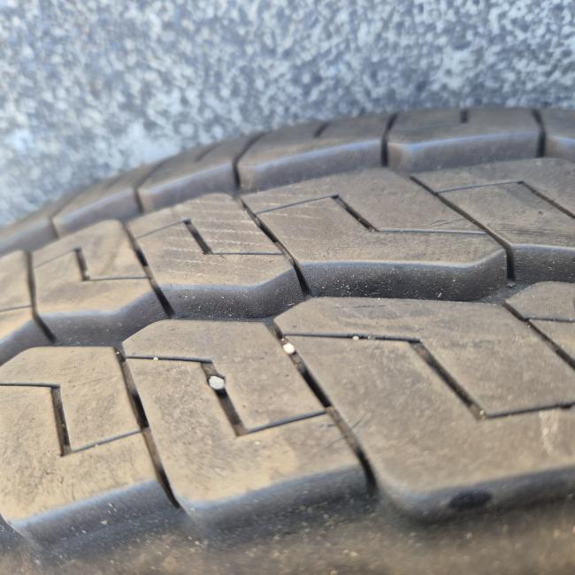  - 3x continental vancoCamper  215-70-R15 CP  109R   7-9 mm (9)